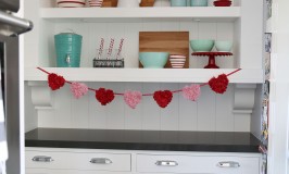 valentine-shelf-decor