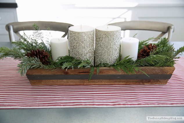christmas-greenery-table-centerpiece