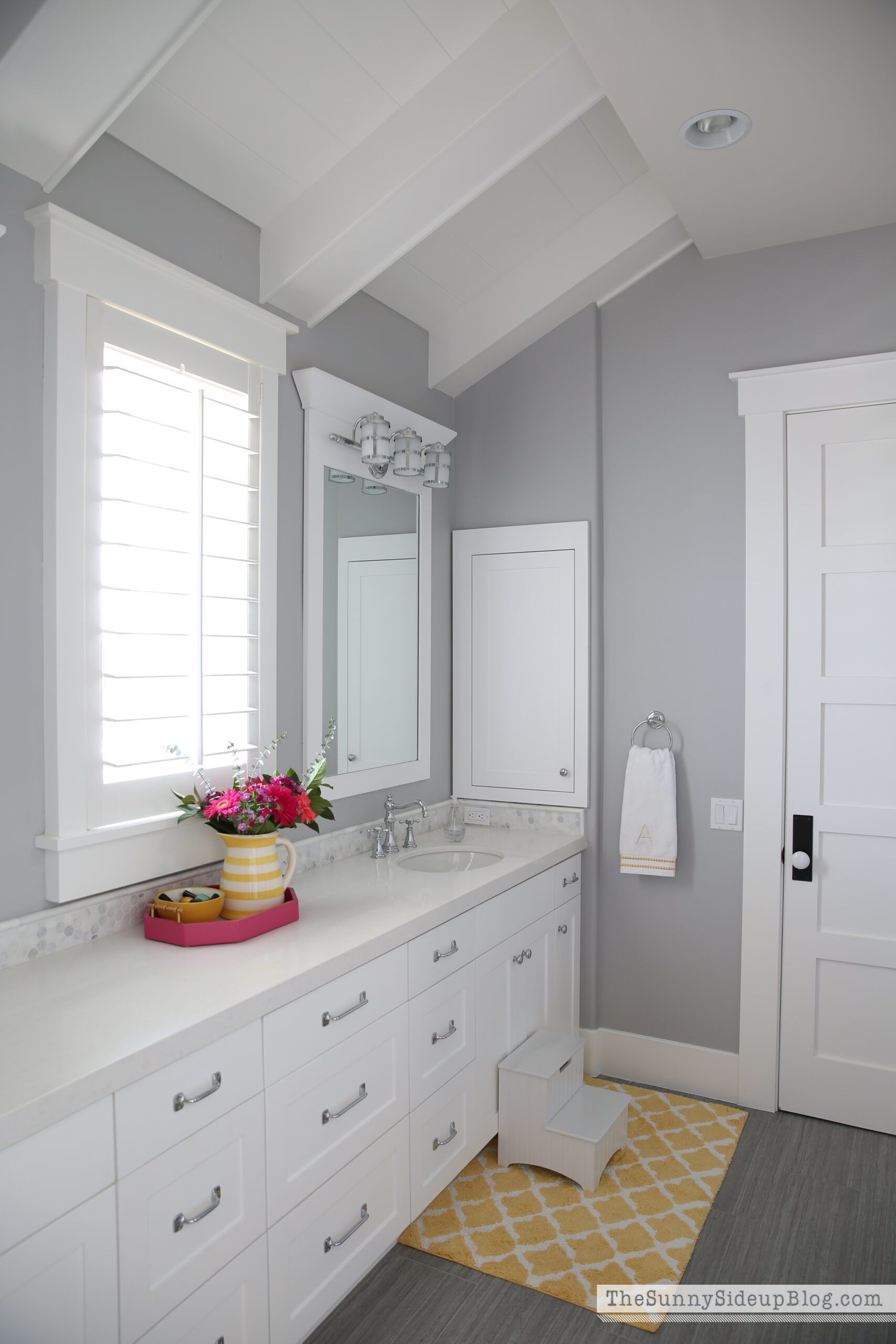 pearl grey bathroom paint