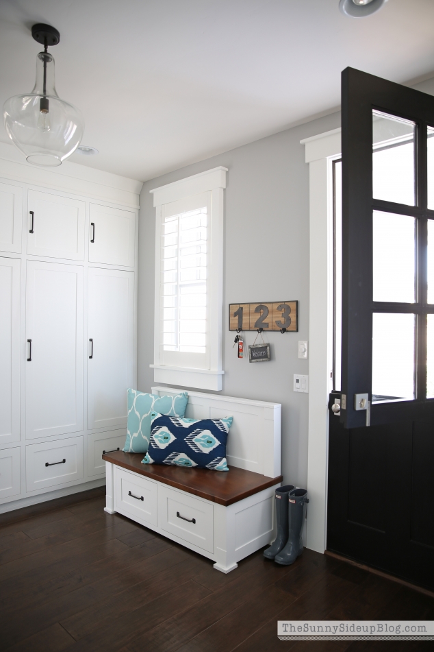 mudroom-lockers-and-bench
