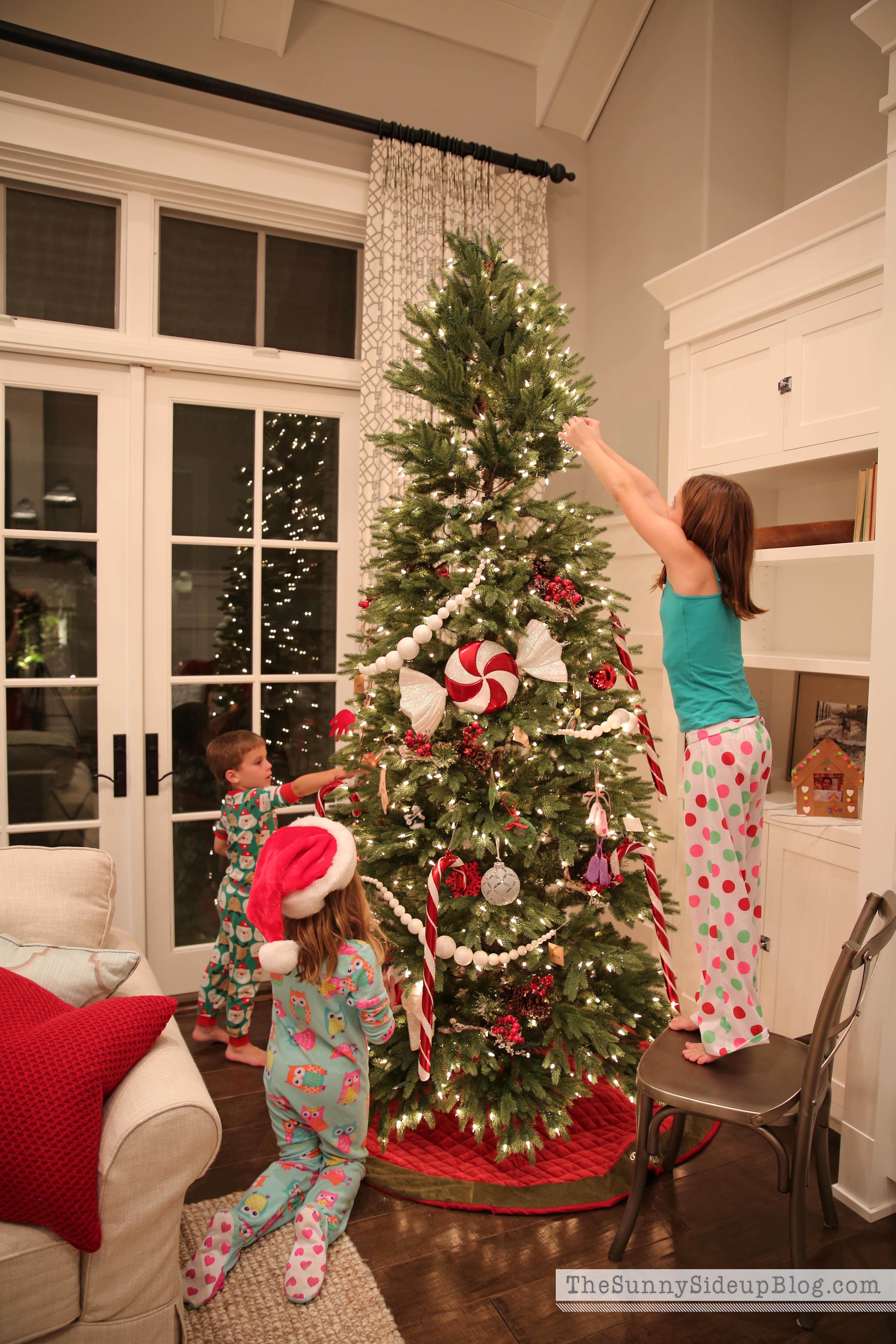 How to decoration a christmas tree step-by-step guide