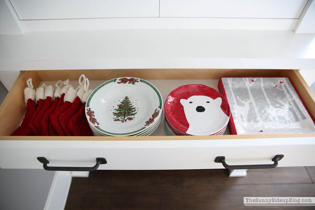 organized-dining-drawers