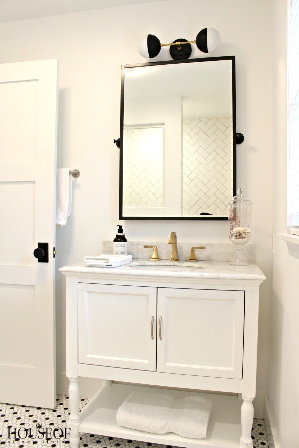 black-and-white-modern-bathroom-17