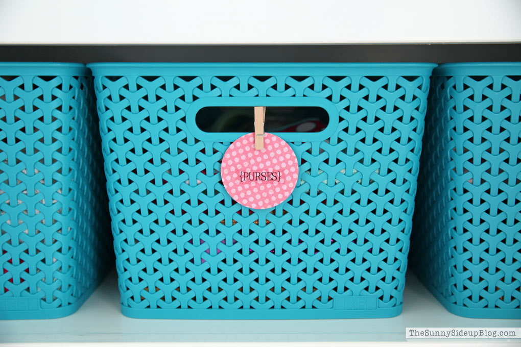 organize-closet-baskets