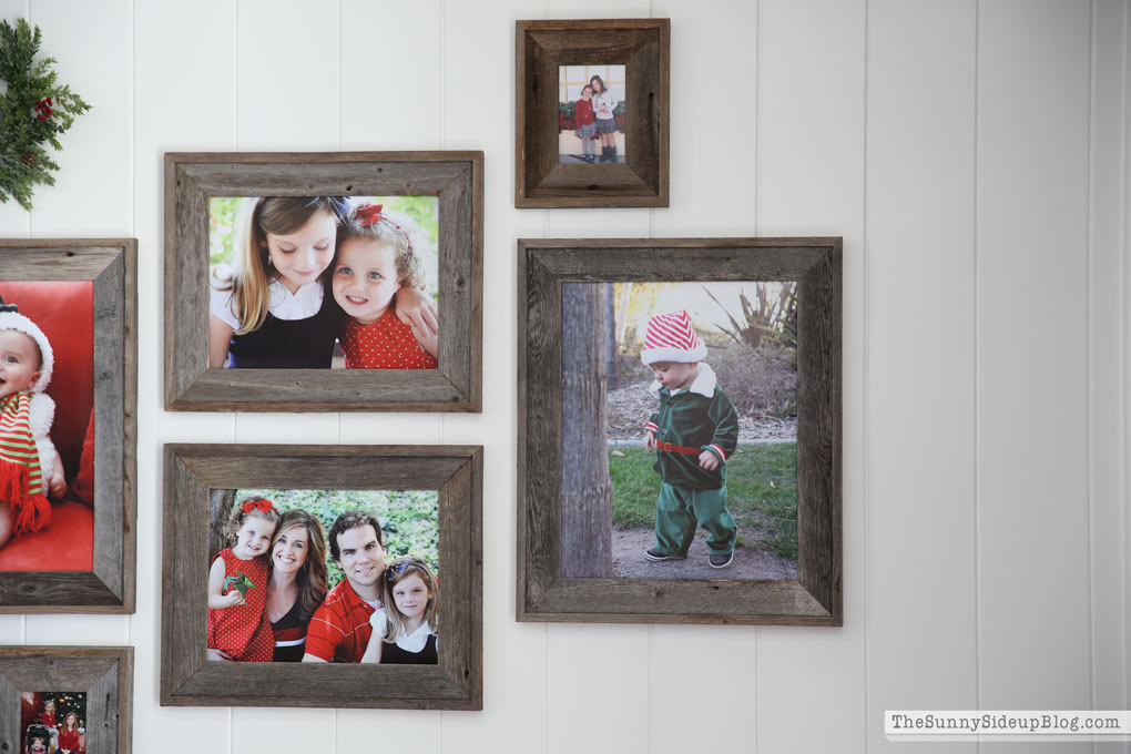christmas-family-pictures-gallery-wall