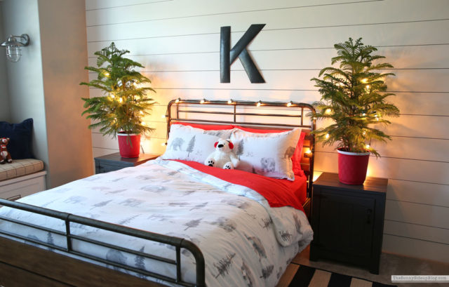 Boys Bedroom Christmas Decor - The Sunny Side Up Blog