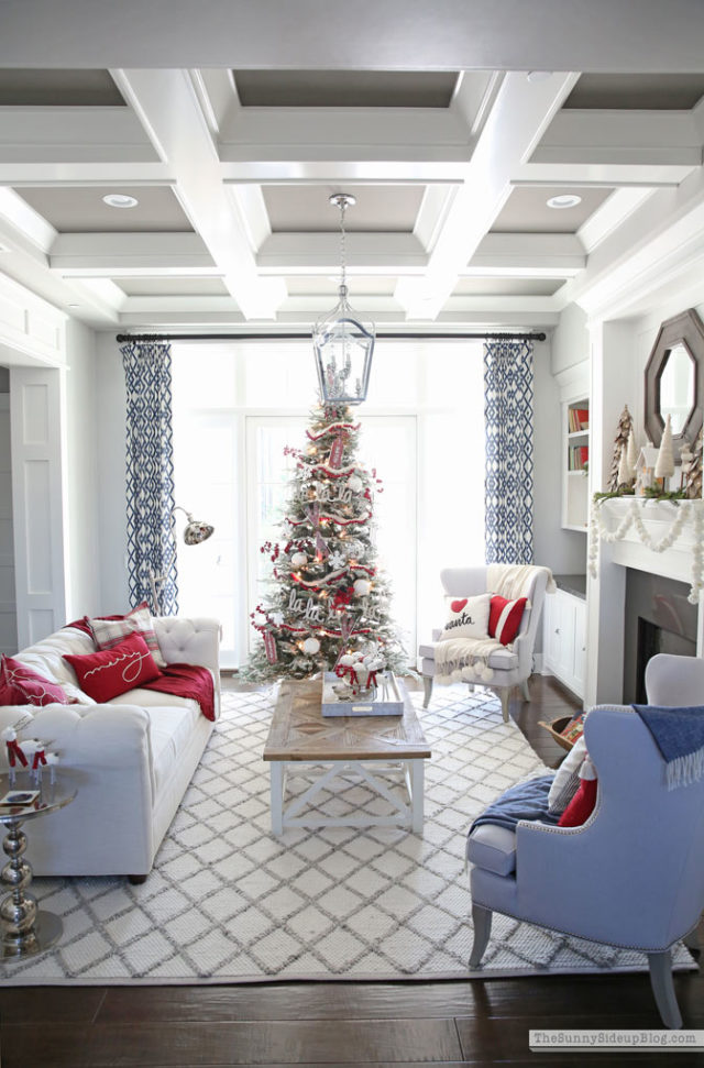 Living Room Christmas Decor - The Sunny Side Up Blog