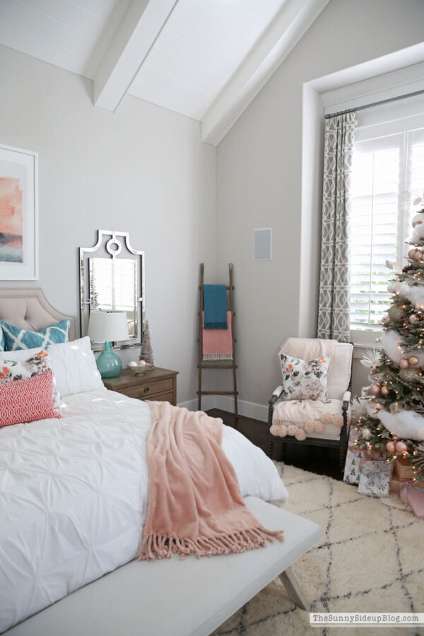 Master Bedroom Christmas Decor The Sunny Side Up Blog   Christmas Master Bedroom Decor 600x900 