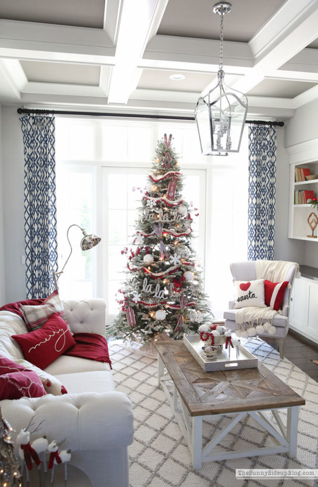 Living Room Christmas Decor - The Sunny Side Up Blog