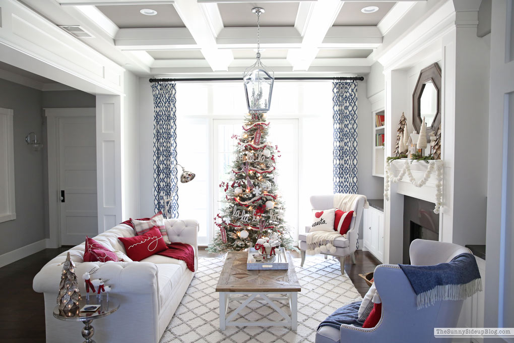 Living Room Christmas Decor - The Sunny Side Up Blog