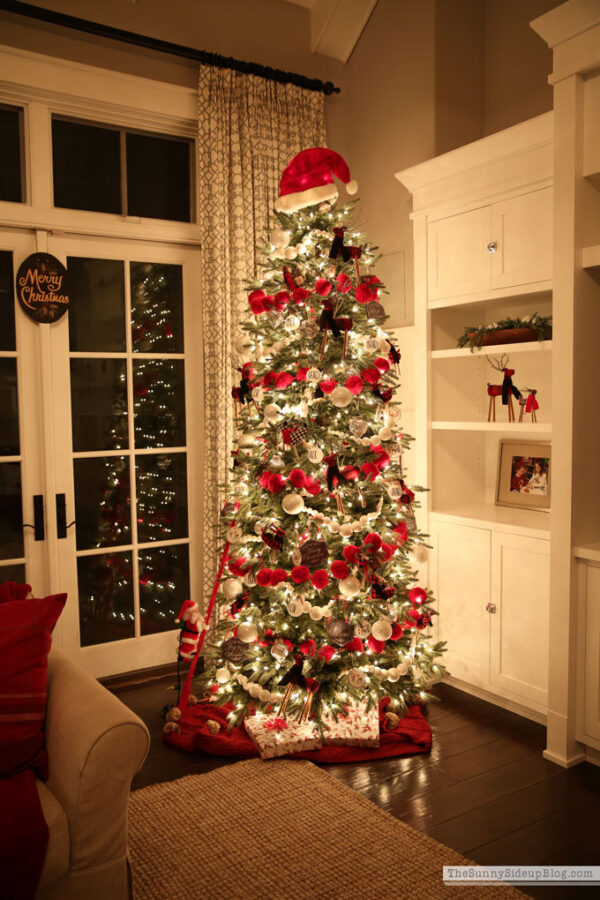 Christmas Homes at Night Tour! - The Sunny Side Up Blog