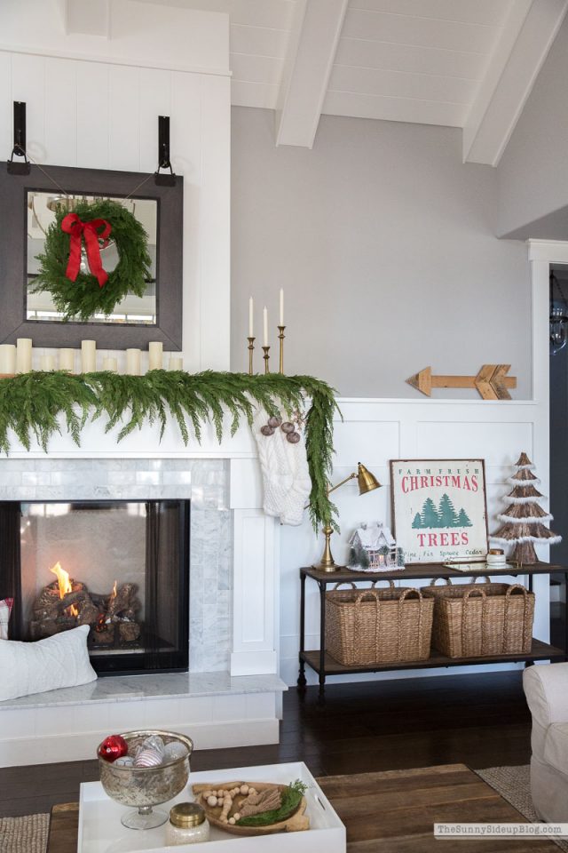 Family Room Christmas Decor - The Sunny Side Up Blog