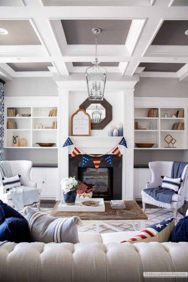 Patriotic Living Room Decor - The Sunny Side Up Blog