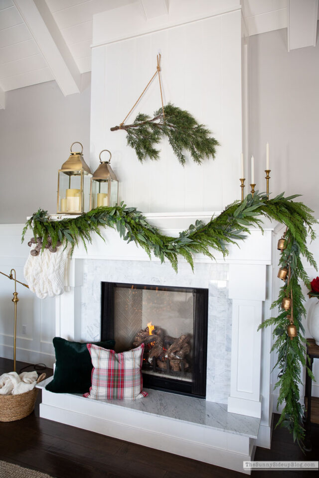 Christmas Mantel & Weekend Sales - The Sunny Side Up Blog