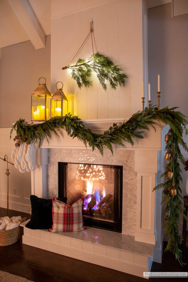 Christmas Mantel & Weekend Sales - The Sunny Side Up Blog