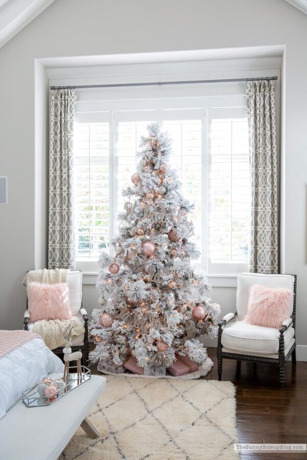 Pink Christmas Bedroom - The Sunny Side Up Blog