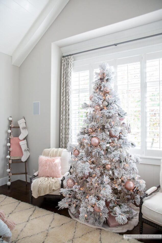 Pink Christmas Bedroom - The Sunny Side Up Blog