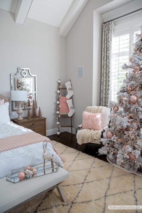 Pink Christmas Bedroom - The Sunny Side Up Blog