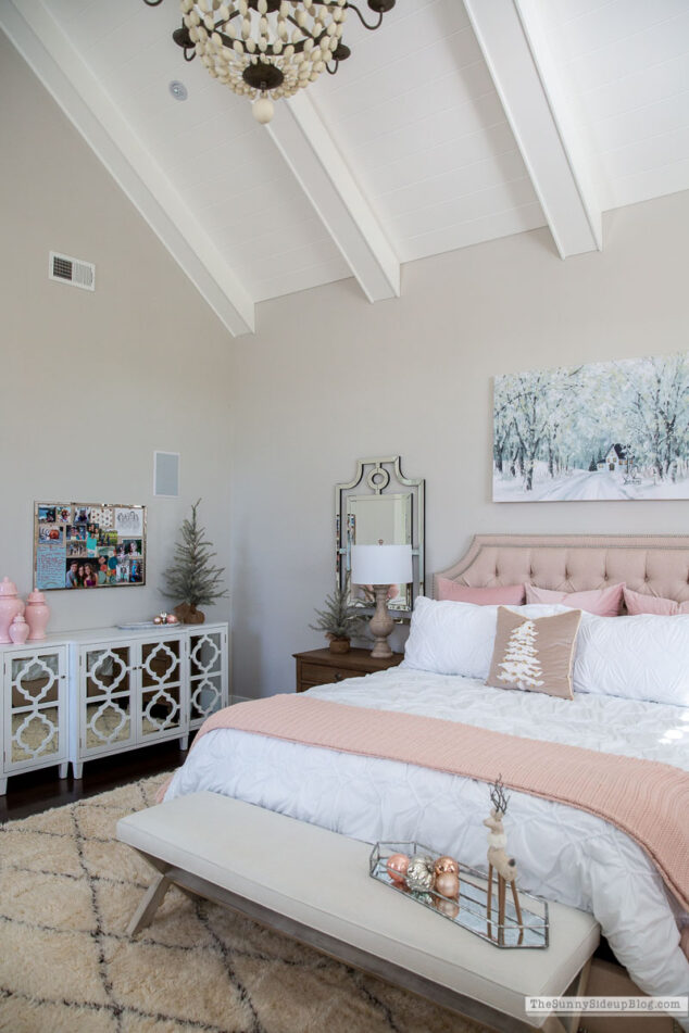 Pink Christmas Bedroom - The Sunny Side Up Blog