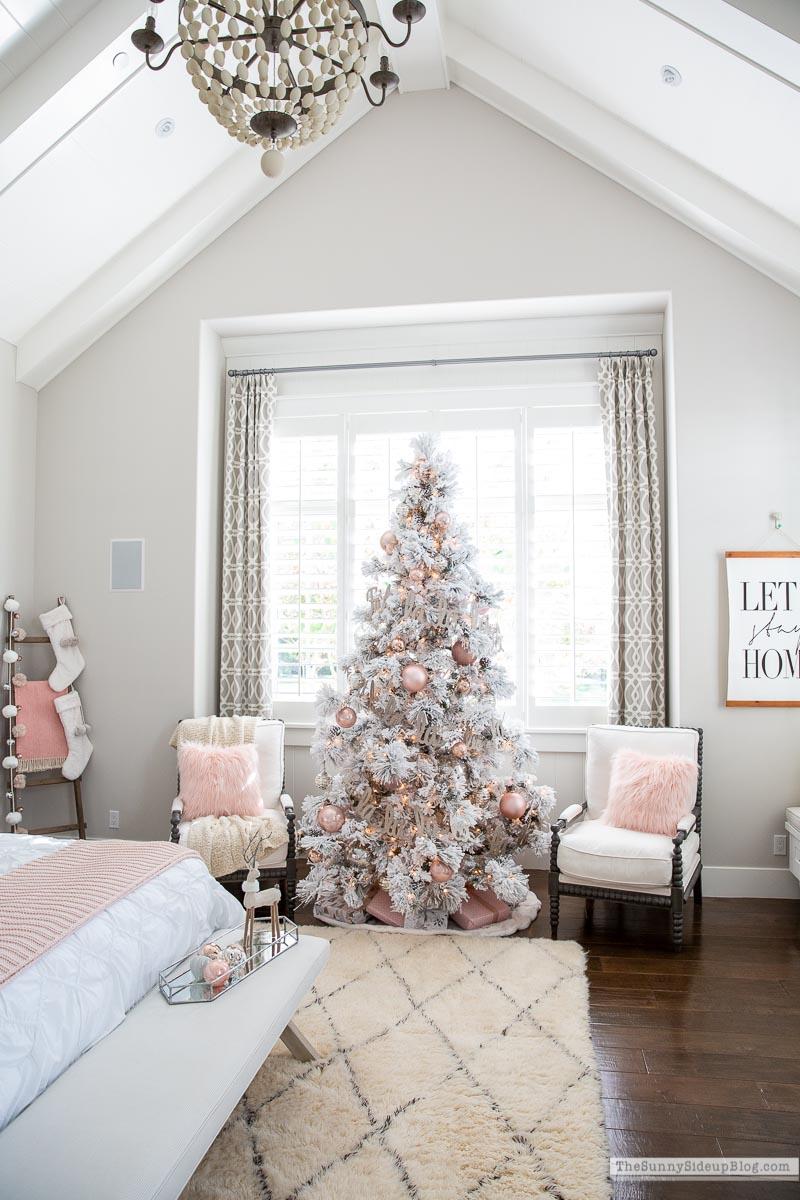 Pink Christmas Bedroom - The Sunny Side Up Blog