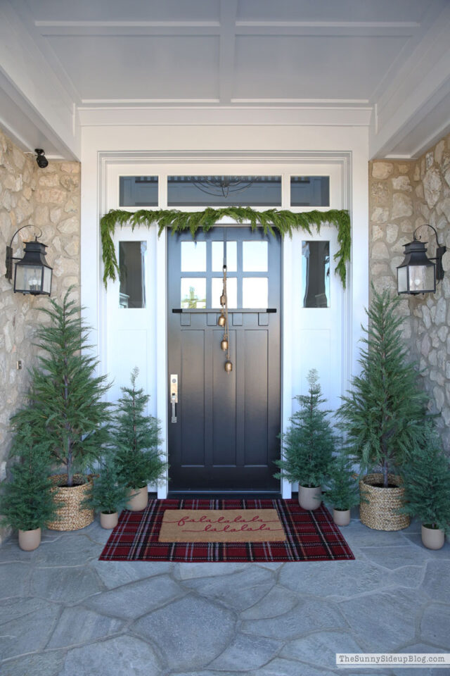 Festive Christmas Porch - The Sunny Side Up Blog