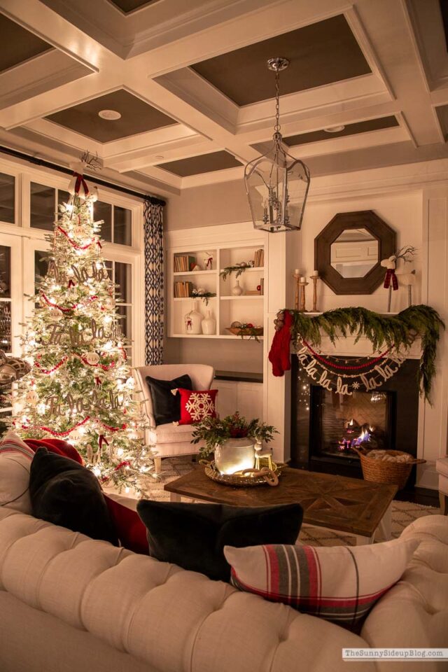 Christmas Living Room - The Sunny Side Up Blog