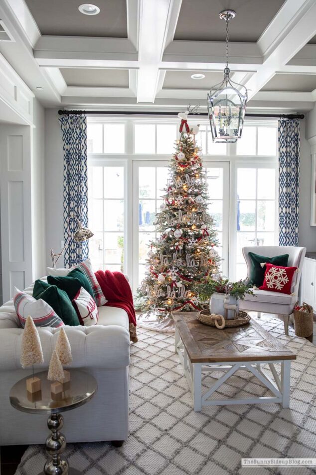 Christmas Living Room - The Sunny Side Up Blog