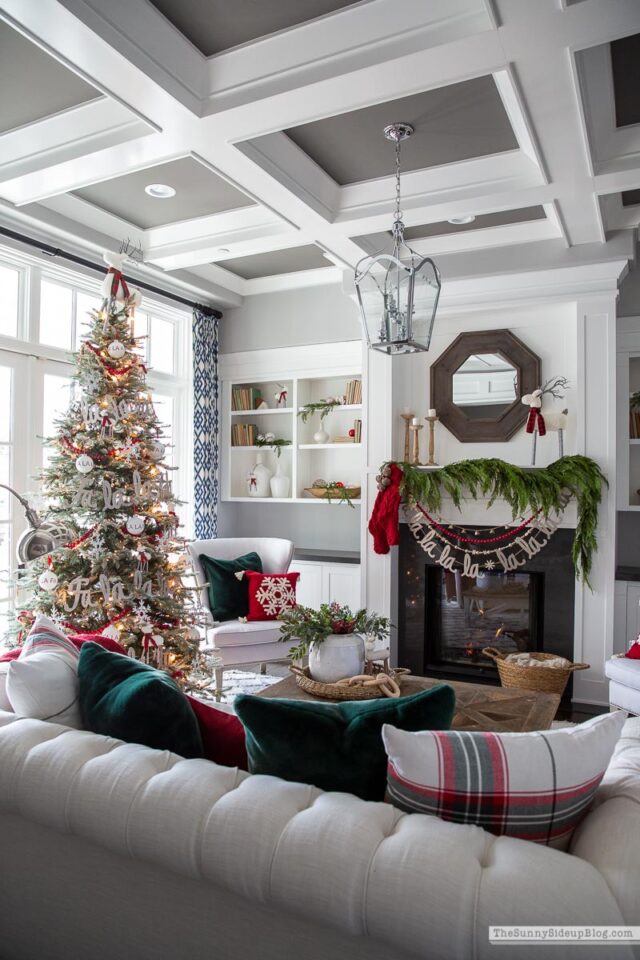 Christmas Living Room - The Sunny Side Up Blog