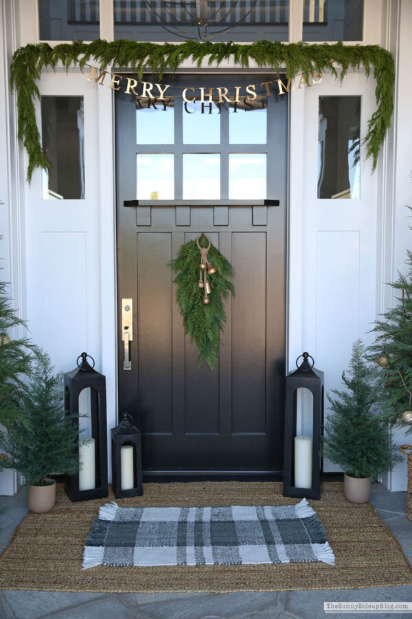 Merry Christmas Porch (and Coffee Table Decor!) - The Sunny Side Up Blog