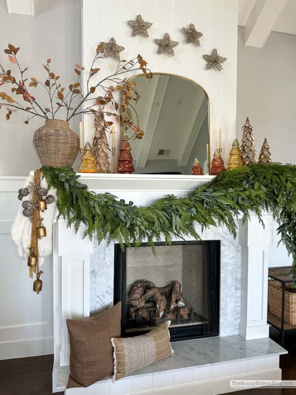 Holiday Star Mantel - The Sunny Side Up Blog