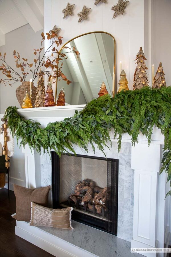 Holiday Star Mantel - The Sunny Side Up Blog