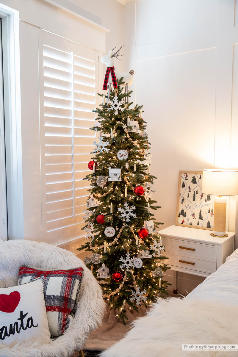 Teen Christmas Bedroom (Sunny Side Up